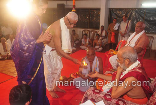 Gokarna Mutt Swamiji reached Mangalore 1